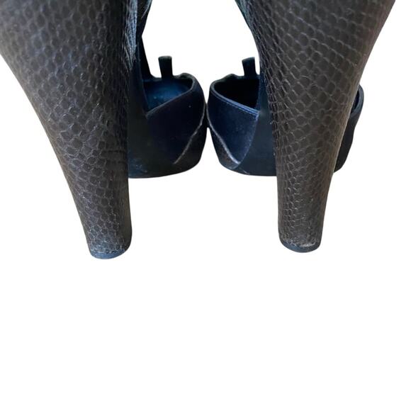 Bottega Veneta Brown Leather T-Strap Cut Out Heels Pumps Black Satin size 39 9 - Picture 11 of 16
